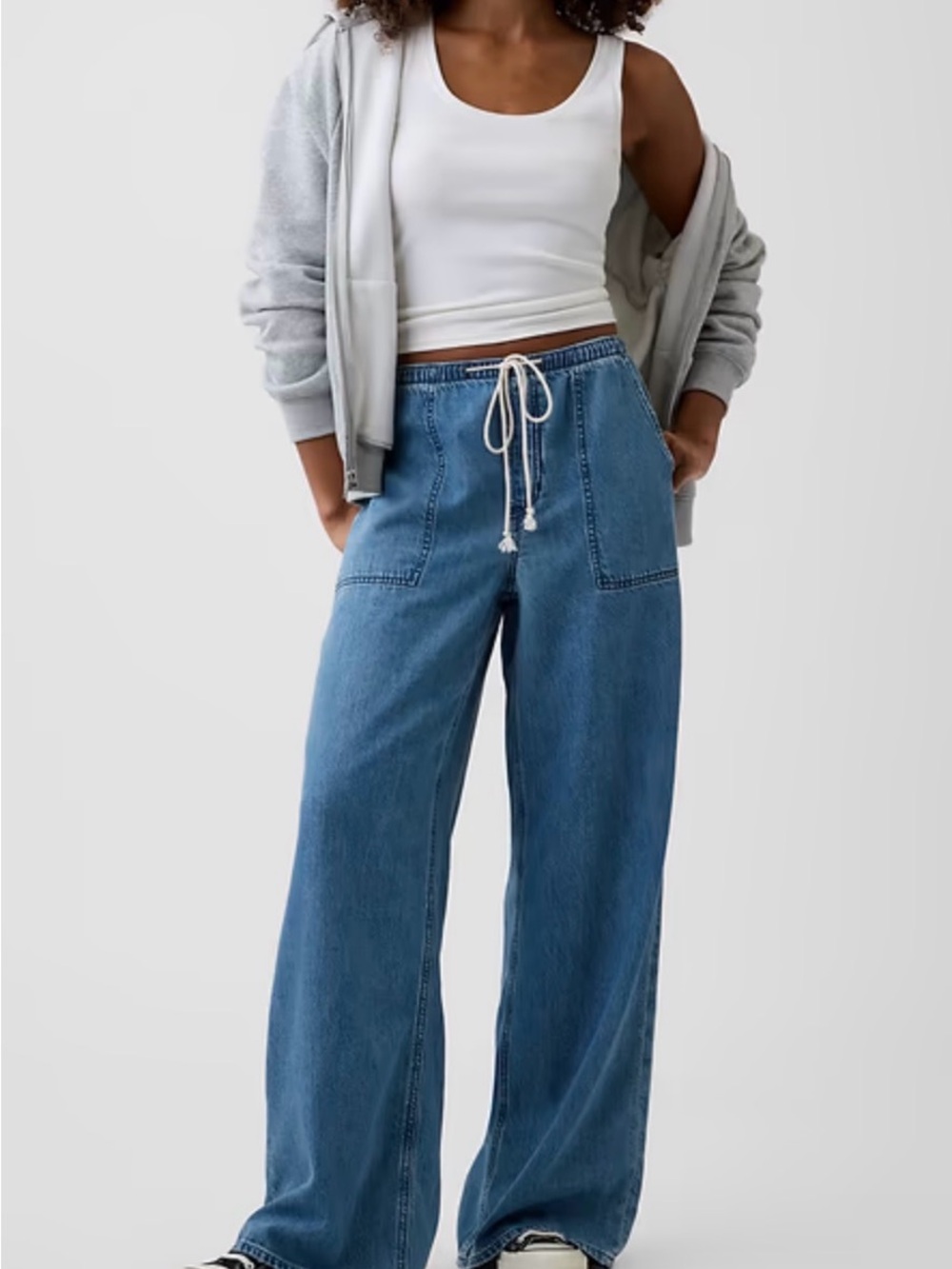 NWT GAP Superlight Wide-Leg Drawstring Jeans in Medium Wash Size Medium